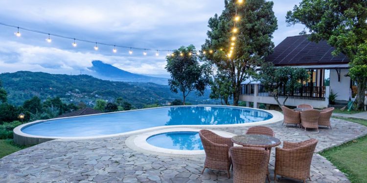 Richie’s Garden Resto, Nikmatnya Kuliner Nusantara dan Indahnya Gunung Salak