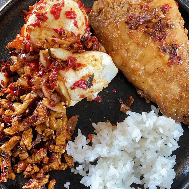 Orek Tempe, Telur, Nasi (Foto: Instagram @ayudiac)