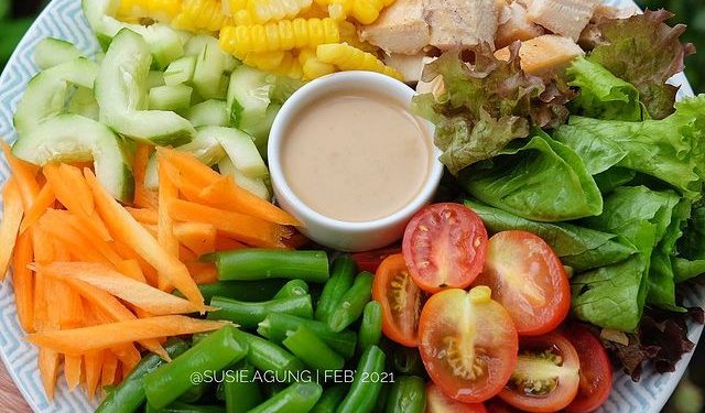 Cara Membuat Rainbow Salad, Ide Menu Sehat Pengganti Nasi