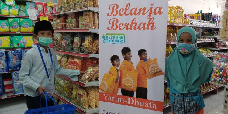 Belanja Berkah Bersama Yatim Piatu-Dhuafa di Demak