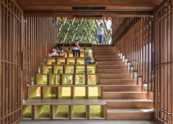 Perpustakaan Unik dari Kayu Sabet Penghargaan