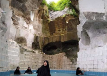 Pemandian Hijaber di Gresik Jawa Timur