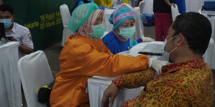 Menkes Minta Masyarakat Bersabar soal Vaksinasi