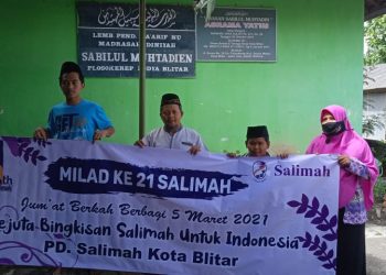 Salimah Kota Blitar Turut Sukseskan Jumat Berkah