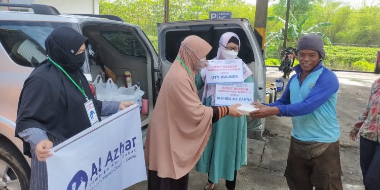 850 Paket Makanan Siap Santap Jumat Berkah Bahagiakan Adik-adik Yatim di Cilacap