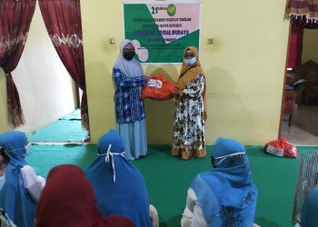 Fosimata Kota Kupang Berbagi Cinta dengan Dhuafa dan Marbot Masjid