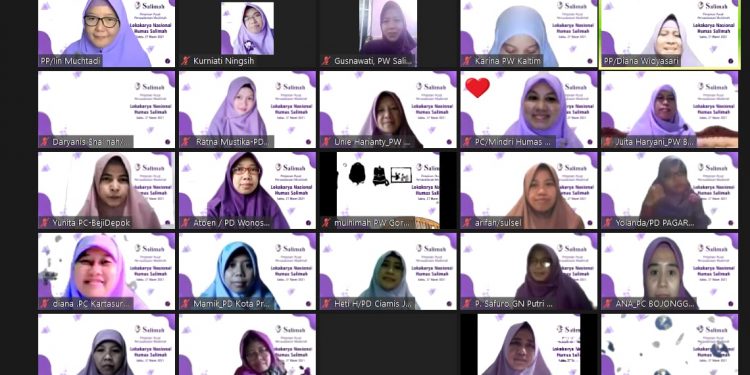 Salimah Luncurkan Buku Kisah Inspiratif dalam Loknas Humas