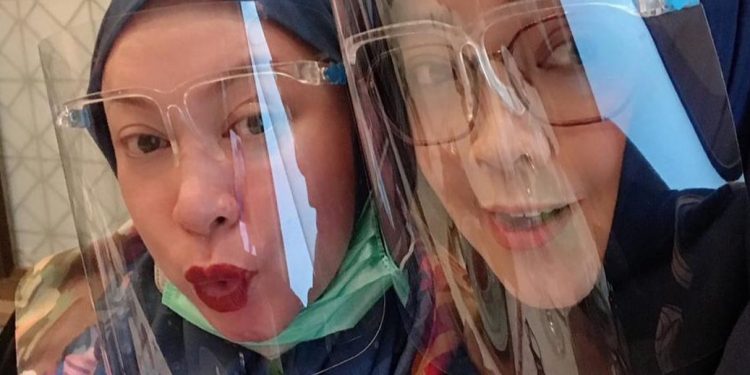 Rina Gunawan Rahimahullah di Mata Teman-Teman Publik Figur