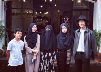Ajarkan Anak Wirausaha, Ummi Pipik Bersama Anak-anaknya Buka AFive Coffee