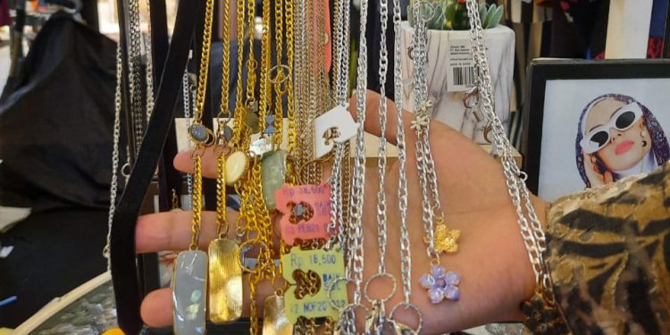 Muffest 2021, Chain Mask dan Chain Glasses by Chaera Lee Paling Diminati