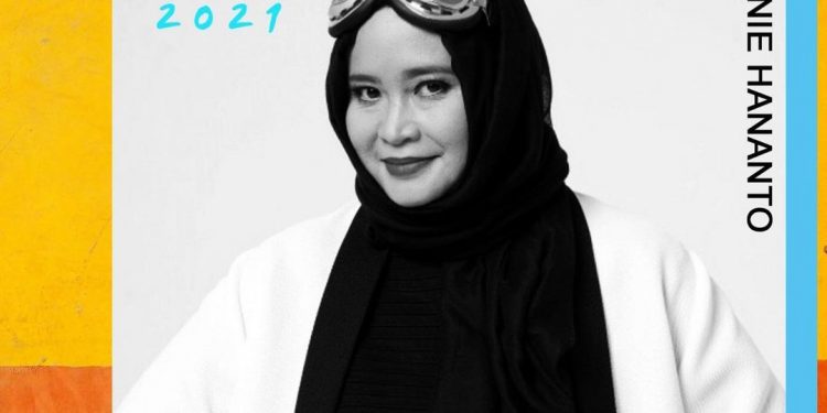 Menciptakan Fashion sesuai Perkembangan Zaman ala Hannie Hananto
