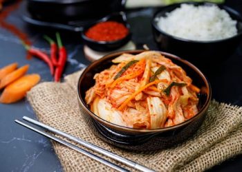 Mengenal Kimchi Makanan Khas Korea