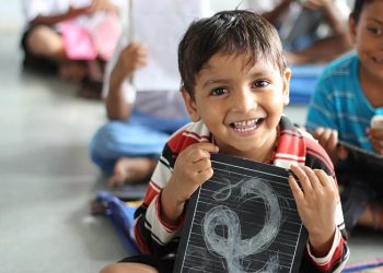 5 Akhlak Rasulullah kepada Anak