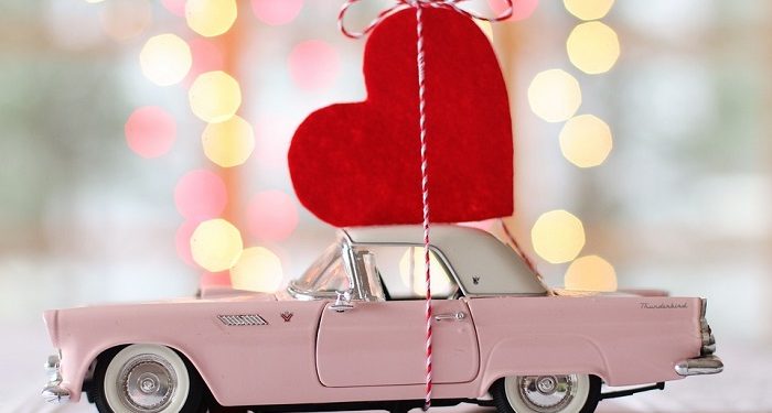 Membungkus Kemaksiatan dalam Valentine Day dan Dispensasi Nikah