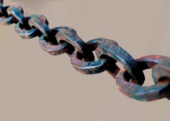 Makna Taat ketika Menghadapi Kezaliman