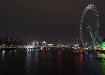 Kota-kota di Dunia Matikan Lampu untuk Earth Hour