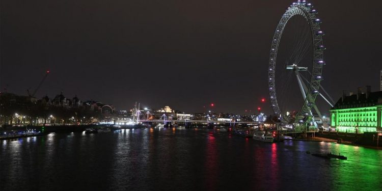 Kota-kota di Dunia Matikan Lampu untuk Earth Hour