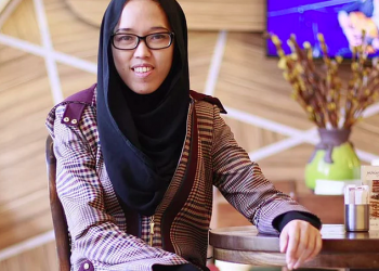 Franka Soeria Melawan Islamofobia dengan Fesyen