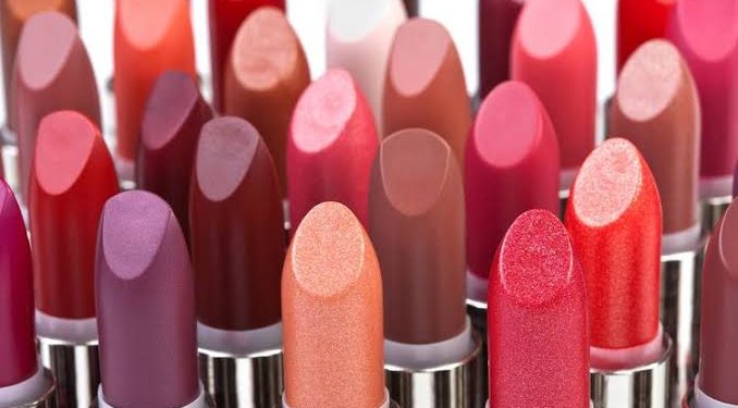 5 Tips Agar Lipstik Tahan Lama di Bibir