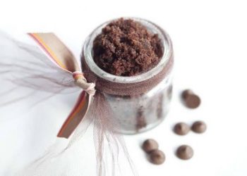 Cerahkan Kulit dengan Scrub Gula dan Coklat