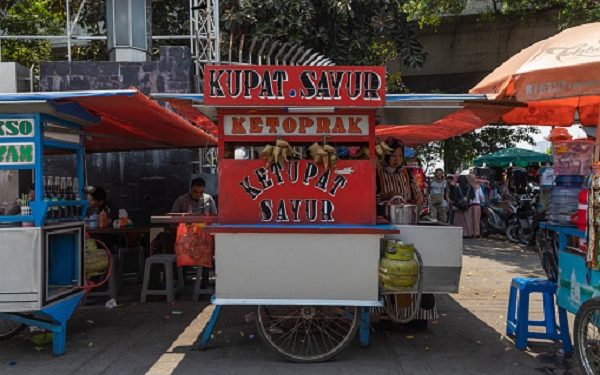 Ide Sedekah Jumat agar Makanan Tidak Terbuang