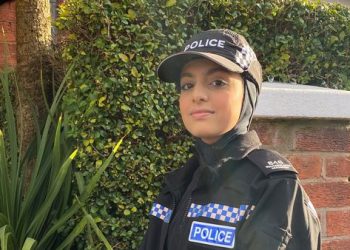 Khadeejah Mansur Jadi Muslimah Berhijab Pertama di Kepolisian Leicestershire