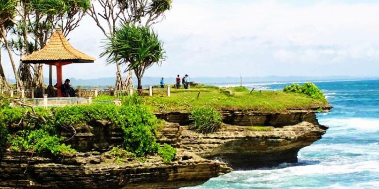 3 Pantai Unik di Indonesia