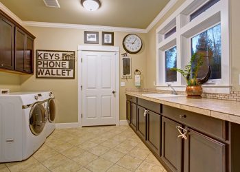 Anak-anak yang Mati Rasa Memperlakukan Orangtua Seperti Budak