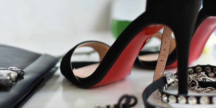 Persimpangan Fitrah yang Bernama Ibu dan Dengungan ‘Childfree’