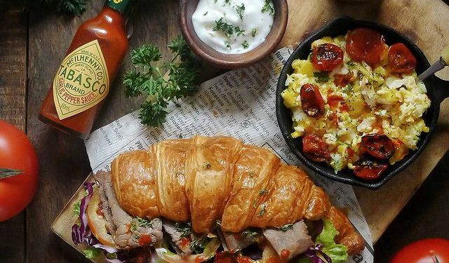 Croissant With Scrambled Egg, Ide Sarapan Pagi Mudah dan Mewah