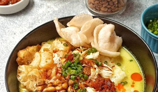 Resep Bubur Ayam Kuah Kare, Ide Sarapan Pagi Sedap