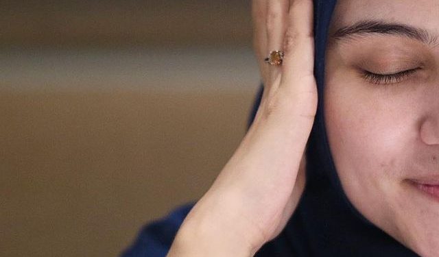 Cerita Zee Zee Shahab dan Perasaan Orang Lain