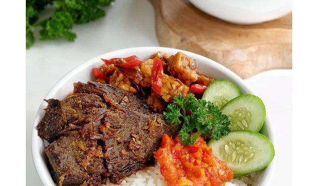 Rice Bowl Empal Daging, Ide Makan Siang Keluarga