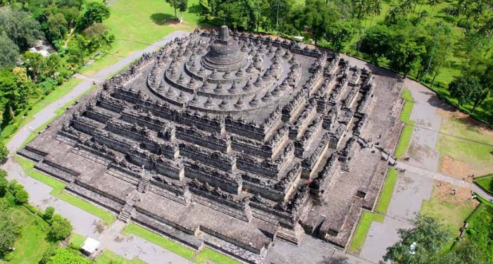 Paket Ngabuburit di Tiga Candi