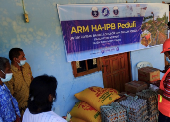 ARM HA-IPB Salurkan 0,72 Ton Bantuan ke Kupang