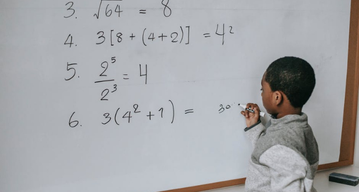 Menjawab Pertanyaan Anak Harus dengan Ilmu