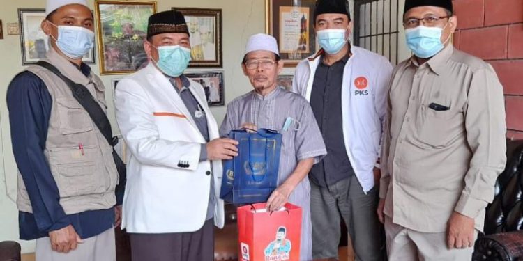 Heri Koswara Bertandang ke Ulama Kharismatik Bekasi