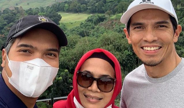 Berbakti Pada Orangtua Menurut Adrian Maulana