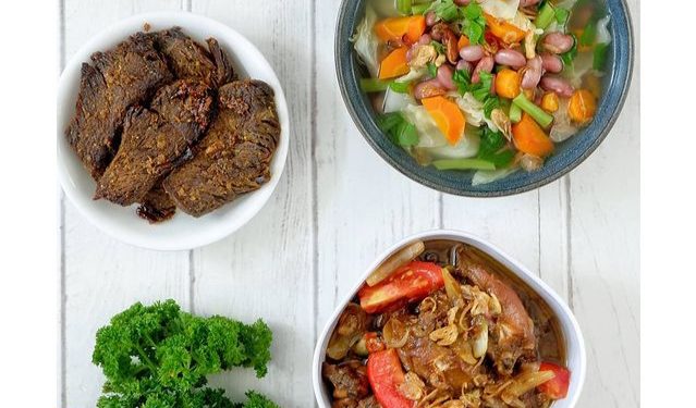 Menu Berbuka Luis Widarto: Ayam dan Empal Daging