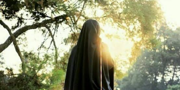 8 Tips Hindari Kulit Belang bagi Muslimah Berhijab