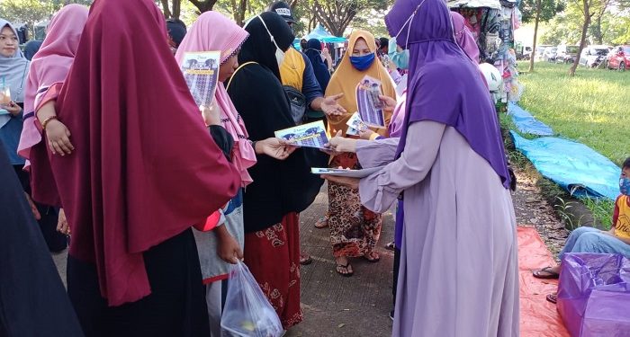 Berbagi Kurma dan Jadwal Imsakiyah di Makassar