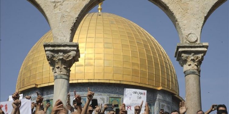 Polisi Israel Batasi Jamaah Masuk ke Al-Aqsha