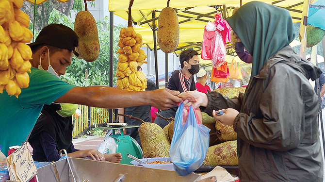 Warga Malaysia Padati Bazar Ramadan