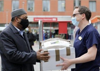 Masjid London Sediakan Makanan Berbuka untuk Pekerja Medis