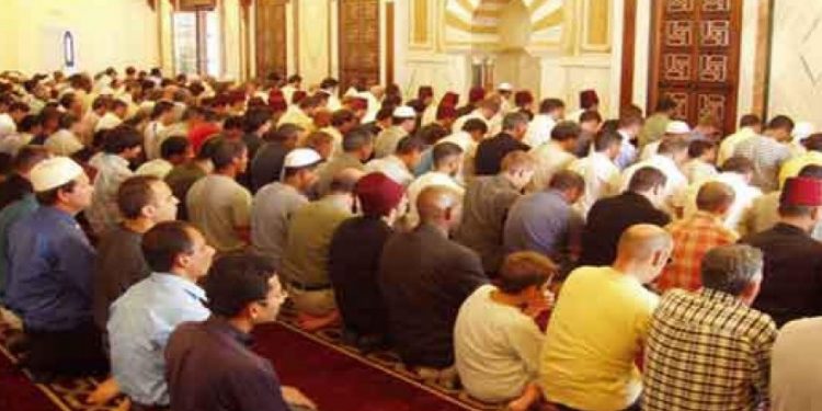 Muslim di Ceuta Desak Jam Malam Dibatalkan Selama Ramadan