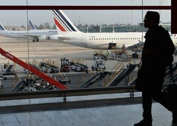 Prancis Luncurkan Kartu Kesehatan Digital untuk Perjalanan Udara