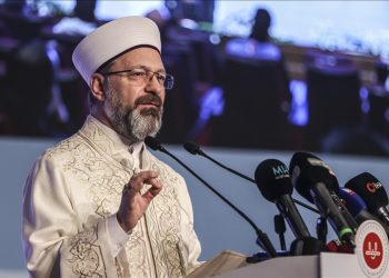 Turki Tidak Izinkan Shalat Tarawih di Masjid