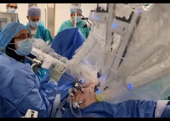 Dokter Muslim Skotlandia Perkenalkan Robot Bedah