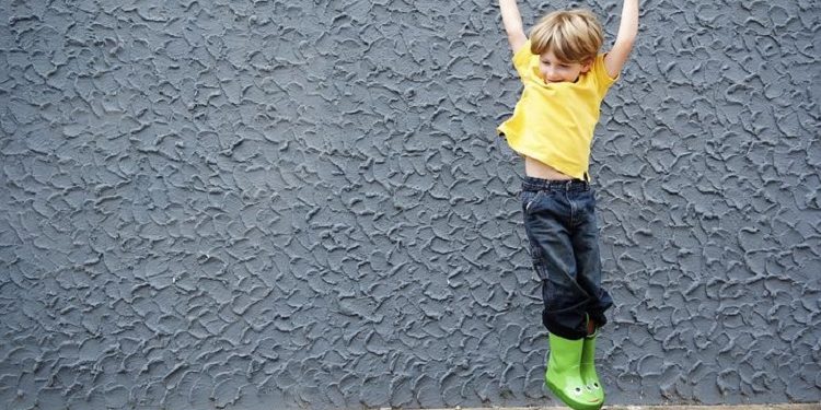 Tips Mengajarkan Sikap Tidak Mudah Menyerah pada Anak