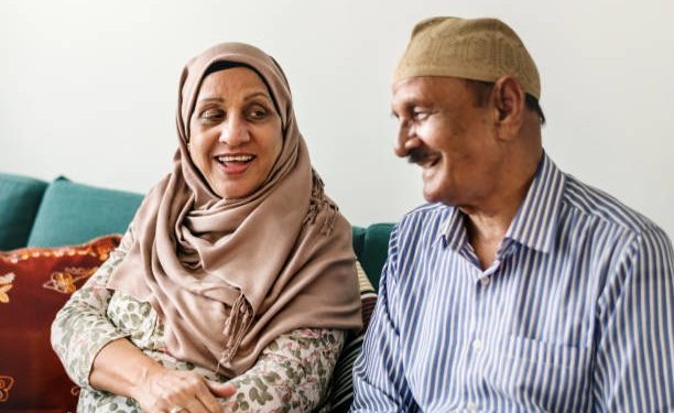 Makna Senyum Suami Istri